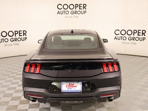 Used 2025 Ford Mustang Coupe RWD image 20