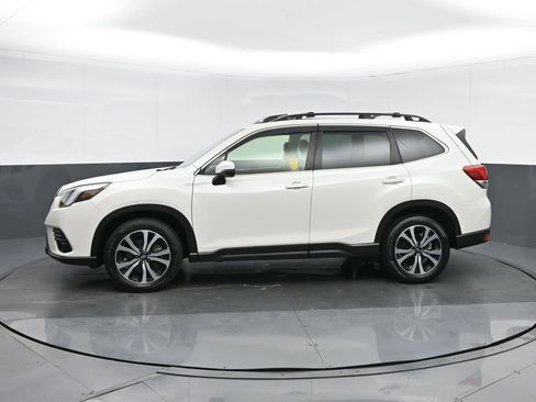 Used 2022 Subaru Forester Limited image 4