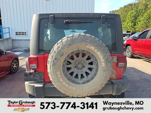 Used 2015 Jeep Wrangler Unlimited Sport w/ Max Tow Package AWD/4WD image 5