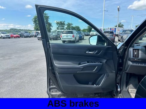 Used 2023 Nissan Pathfinder SL w/ SL Premium Package AWD/4WD image 14