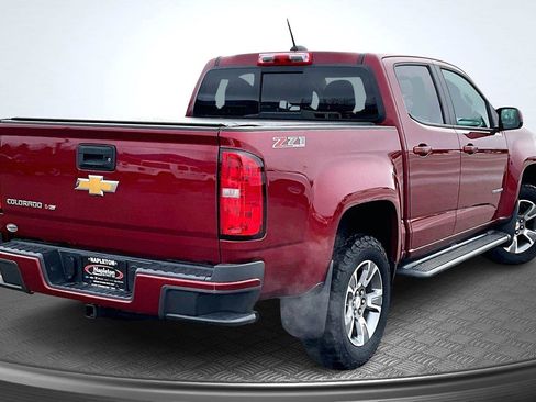 Used 2018 Chevrolet Colorado Z71 image 2