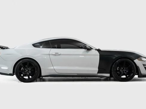 Used 2019 Ford Mustang Coupe w/ Black Accent Package RWD image 4