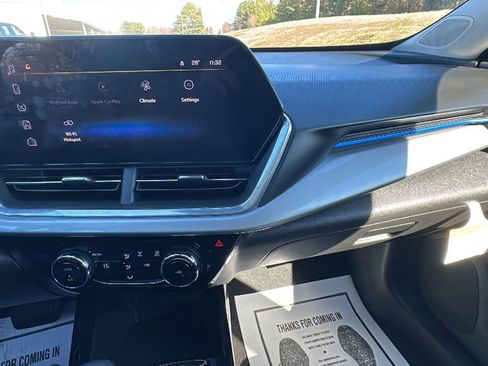 Used 2024 Chevrolet Trax LT image 12