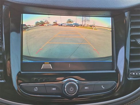 Used 2021 Chevrolet Trax LT w/ Premium Seat Package image 17