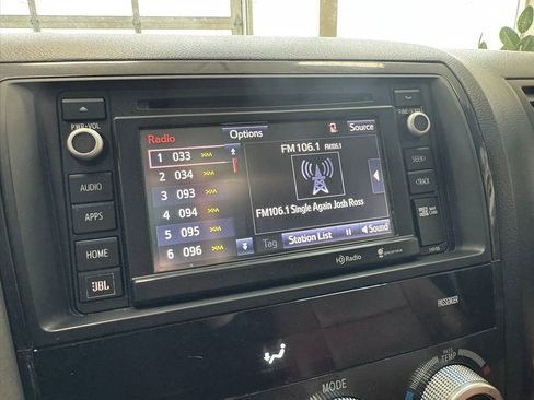 Used 2016 Toyota Sequoia Platinum image 22