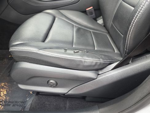 Used 2019 Mercedes-Benz GLC 350e 4MATIC image 28