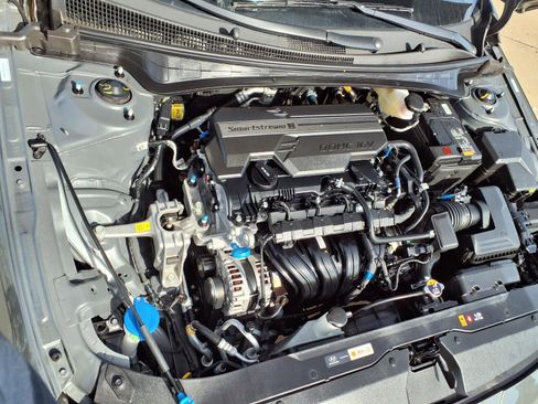 Used 2025 Hyundai Elantra Sport image 28