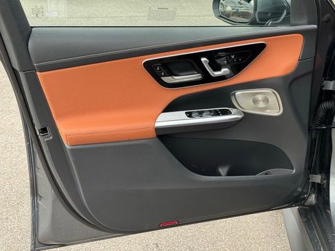 Used 2023 Mercedes-Benz GLC 300 GLC 300 image 25