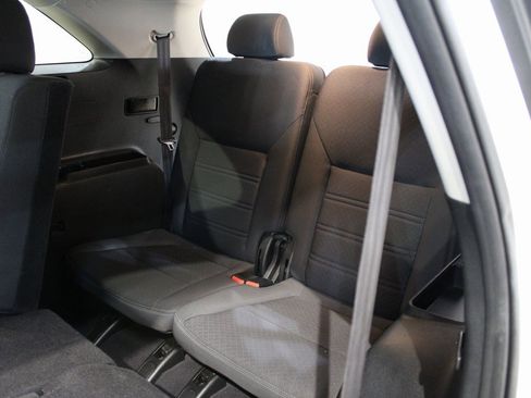 Used 2020 Kia Sorento LX image 16