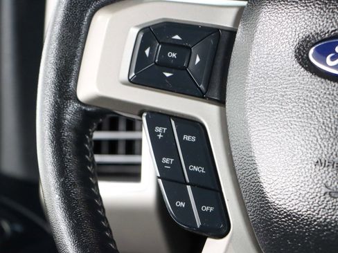 Used 2019 Ford F150 Lariat w/ Trailer Tow Package image 14