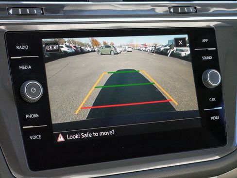 Certified 2022 Volkswagen Tiguan SE w/ Panoramic Sunroof Package image 29