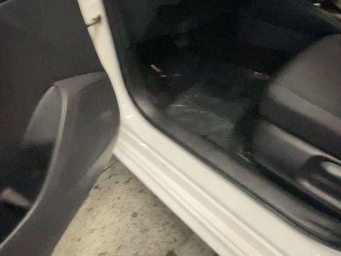 Used 2023 Toyota Corolla LE w/ Carpet Mat Package (TMS) FWD image 31
