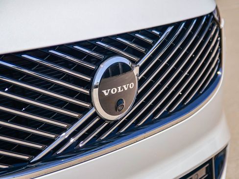 New 2026 Volvo XC90 B5 Plus AWD/4WD image 11