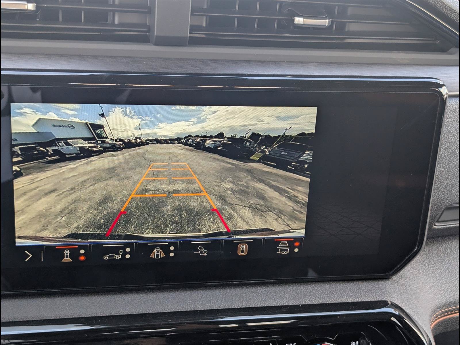 New 2026 GMC Sierra 2500 AT4 w/ AT4 Premium Plus Package AWD/4WD image 7