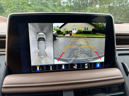 Used 2023 Chevrolet Tahoe High Country w/ Premium Package AWD/4WD image 20