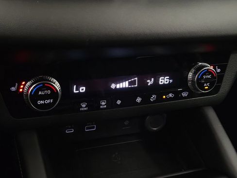 Used 2024 Mitsubishi Outlander SE AWD/4WD image 20