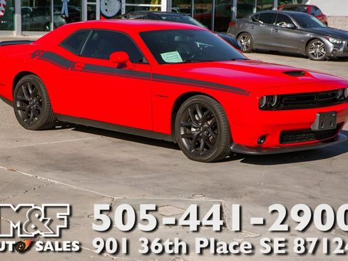 Used 2022 Dodge Challenger R/T w/ Blacktop Package image 1