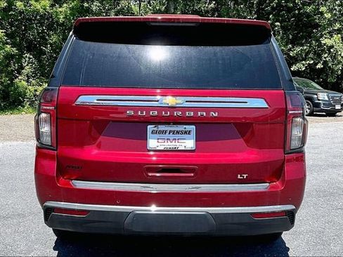 Used 2021 Chevrolet Suburban LT w/ LT Signature Package AWD/4WD image 8