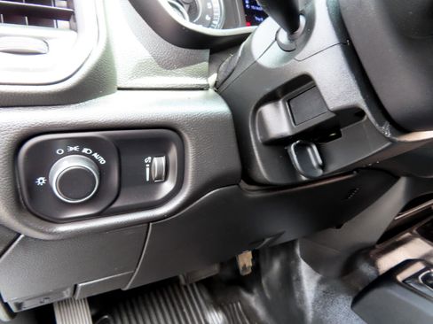 Used 2022 RAM 3500 Tradesman image 36