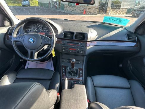 Used 2005 BMW 325xi Sedan AWD/4WD image 24