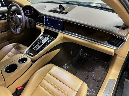 Used 2018 Porsche Panamera image 23