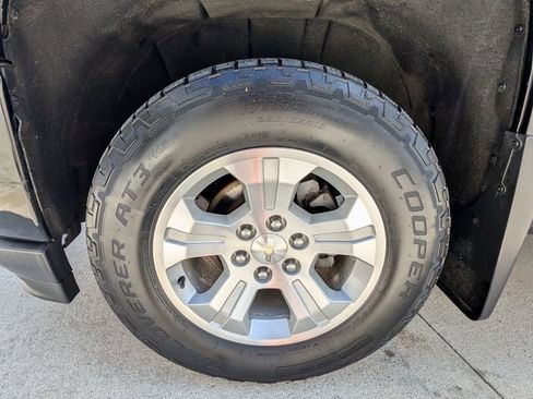 Used 2018 Chevrolet Silverado 1500 LT w/ All Star Edition AWD/4WD image 41