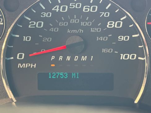 Used 2024 Chevrolet Express 2500 w/ Driver Convenience Package image 32