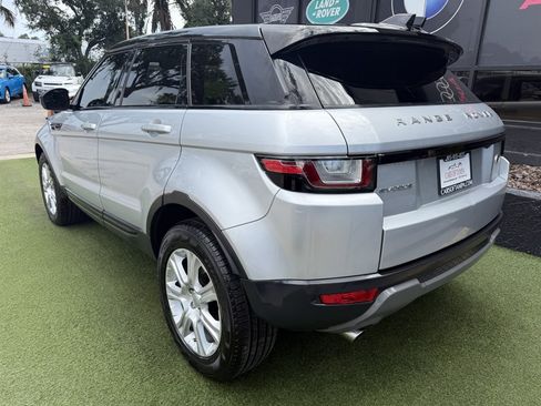Used 2019 Land Rover Range Rover Evoque SE AWD/4WD image 4