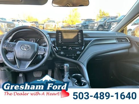 Used 2024 Toyota Camry SE image 15