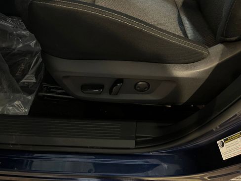 Used 2025 Nissan Rogue SV image 22