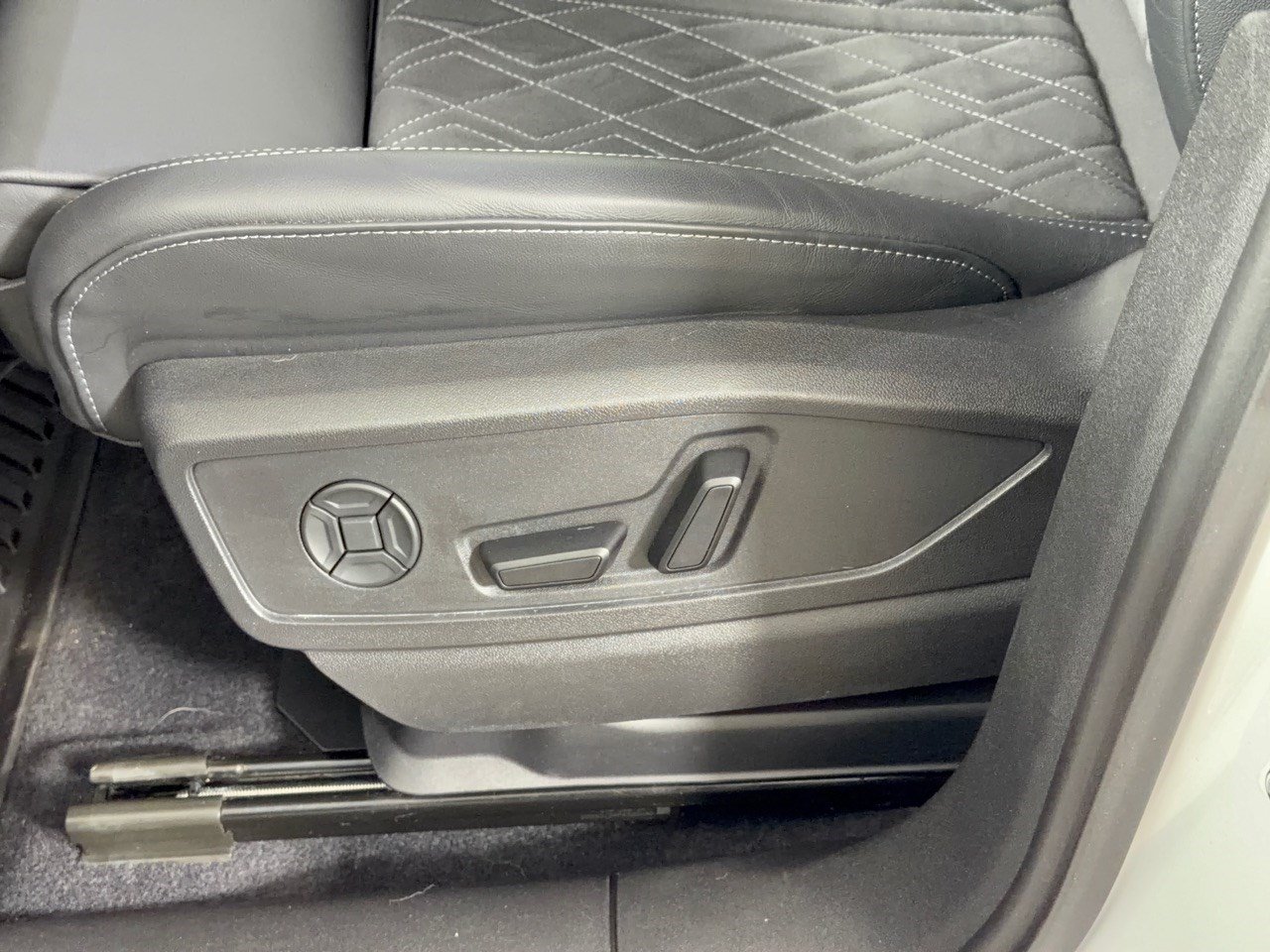 Used 2025 Audi SQ5 Premium Plus w/ Premium Plus Package AWD/4WD image 16