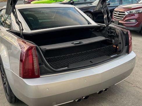 Used 2006 Cadillac XLR V image 26