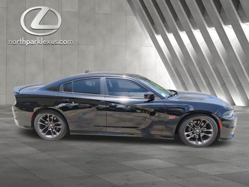 Used 2020 Dodge Charger Scat Pack w/ Plus Group RWD image 4