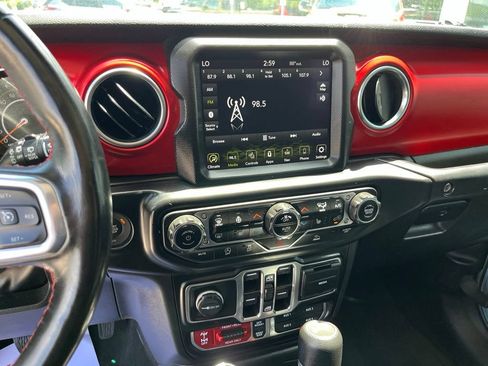 Used 2023 Jeep Wrangler Unlimited Rubicon w/ LED Lighting Group AWD/4WD image 10