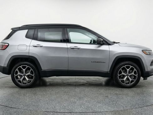 Used 2025 Jeep Compass Limited AWD/4WD image 11