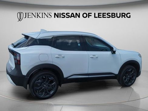 Certified 2025 Nissan Kicks SR FWD image 5