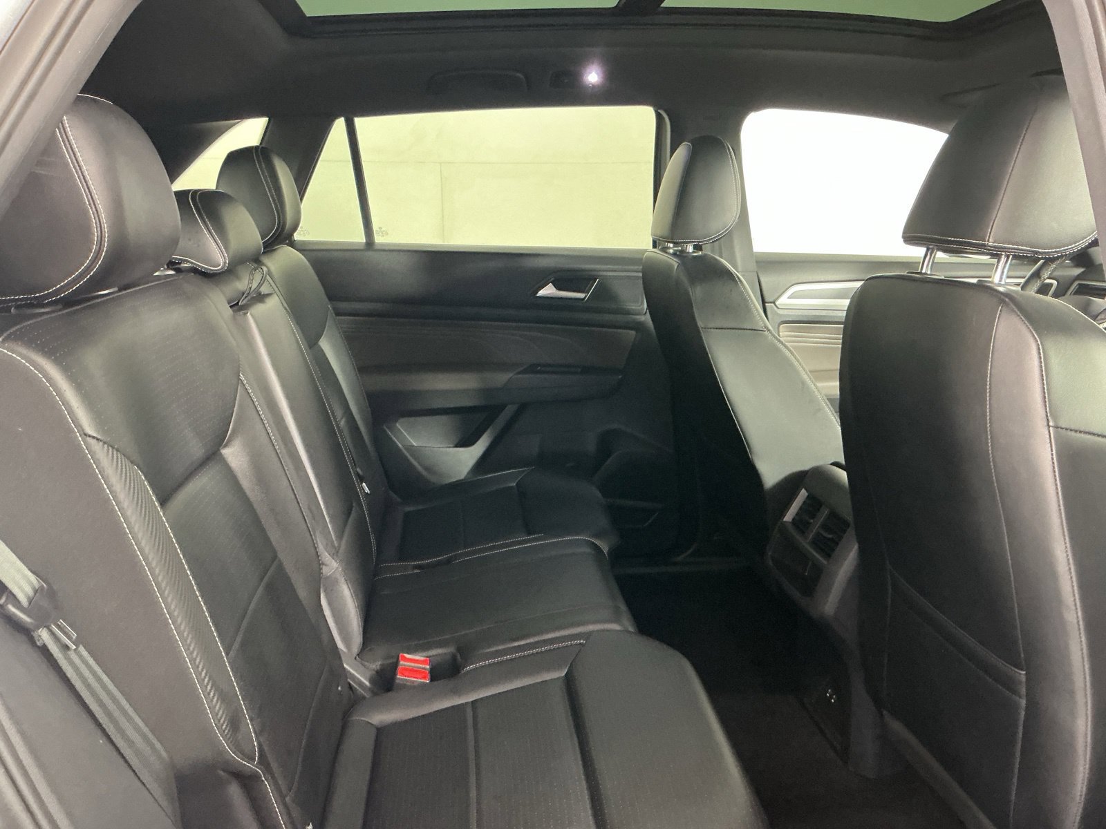 Used 2022 Volkswagen Atlas Cross Sport SEL AWD/4WD image 17