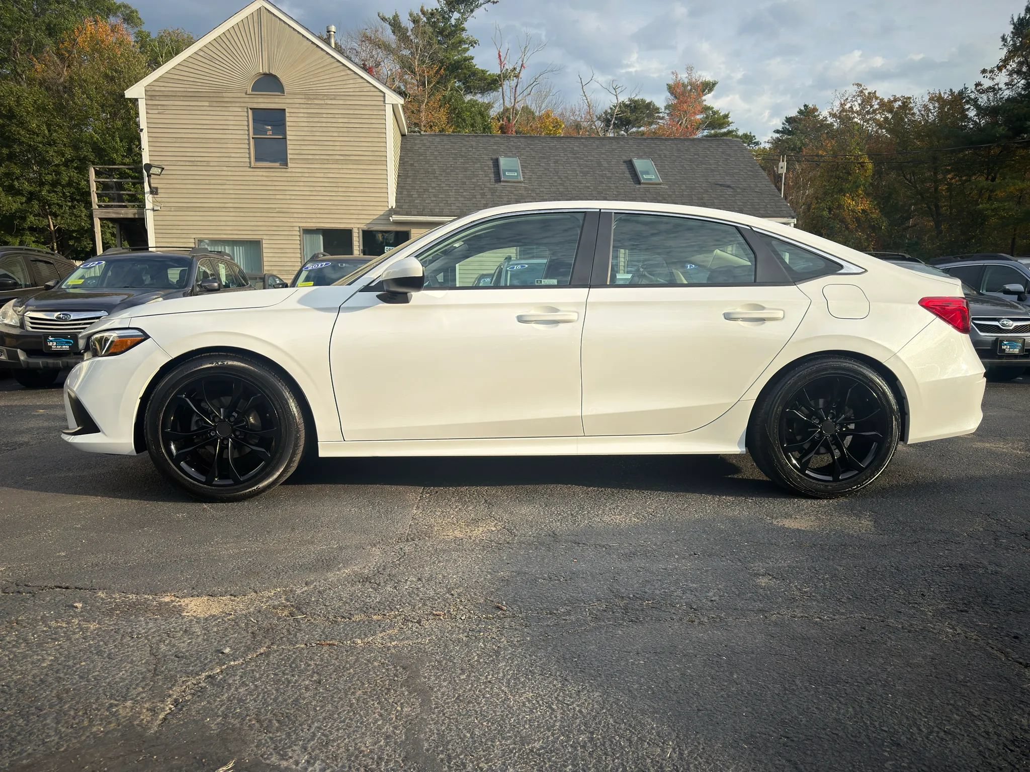Used 2022 Honda Civic LX image 4