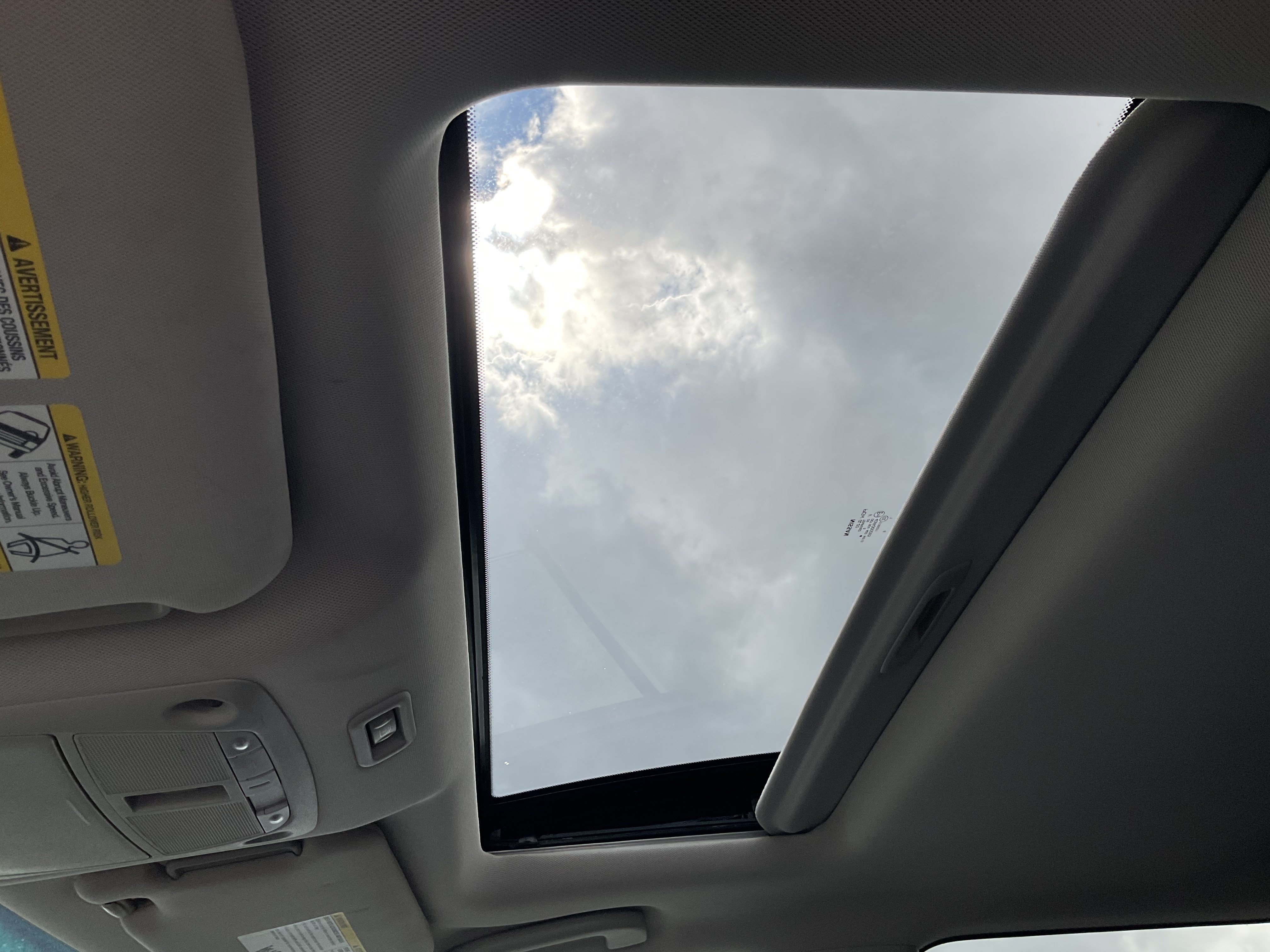 Used 2015 Nissan Pathfinder Platinum FWD image 36