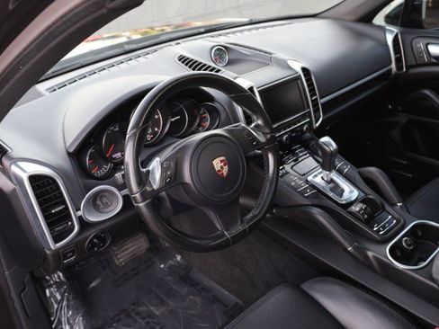 Used 2013 Porsche Cayenne Diesel AWD/4WD image 24