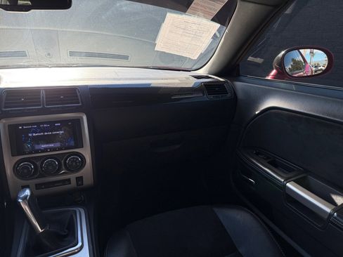 Used 2012 Dodge Challenger SRT8 w/ Premium Sound Group image 19