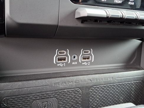Used 2025 RAM 1500 Laramie AWD/4WD image 23