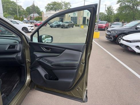 Used 2023 Subaru Ascent Onyx Edition AWD/4WD image 8