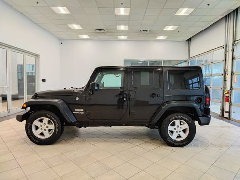 Used 2018 Jeep Wrangler Unlimited Sport S AWD/4WD image 5