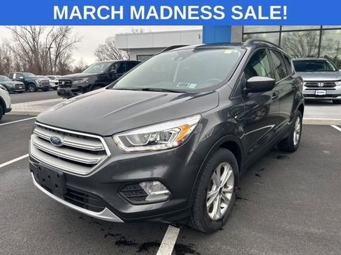 Used 2019 Ford Escape SEL image 2