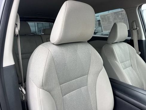 Used 2025 Nissan Rogue SV FWD image 22