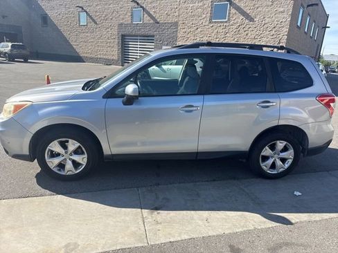 Used 2014 Subaru Forester 2.5i Premium w/ Popular Package #2 AWD/4WD image 2