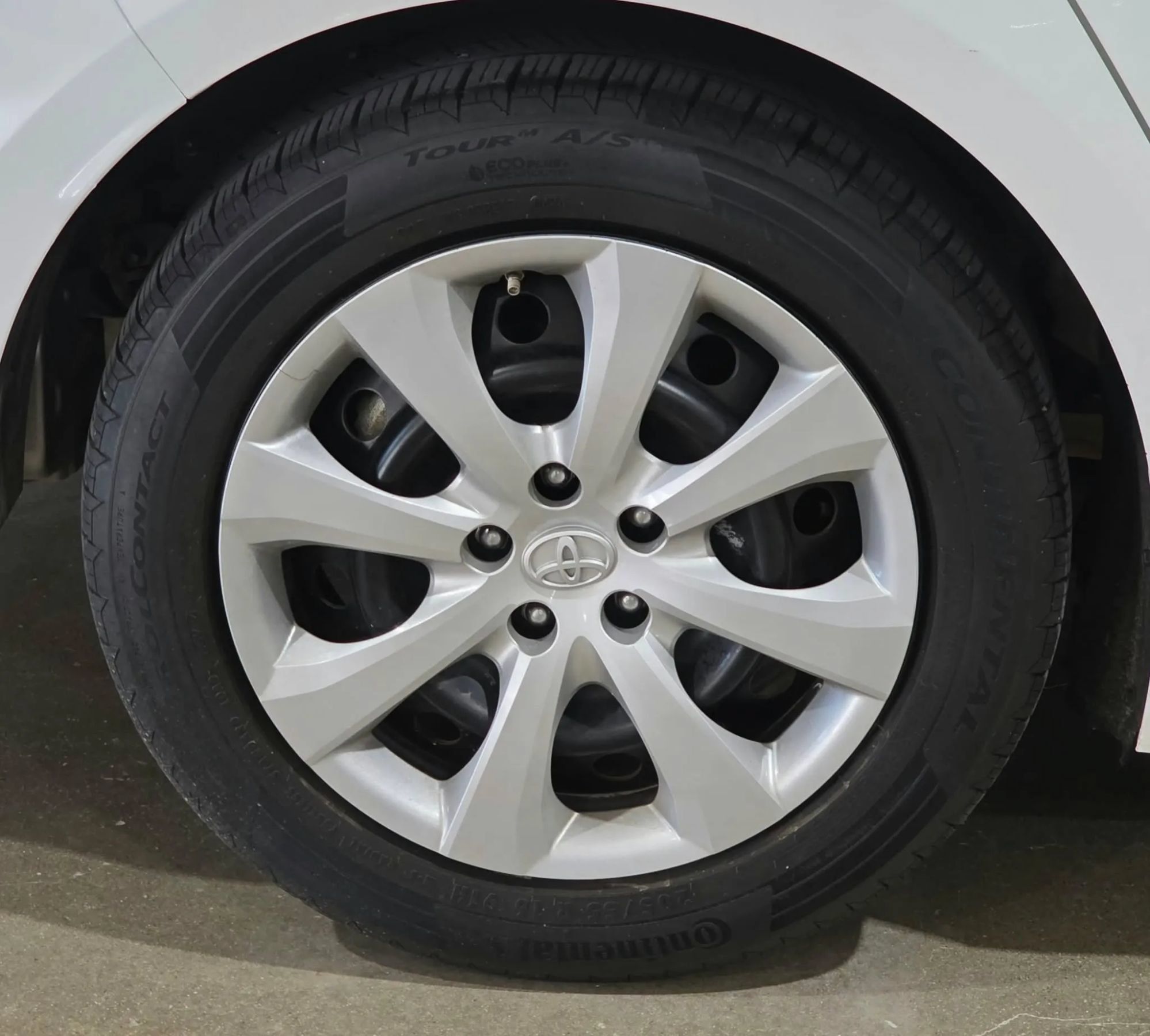 Used 2021 Toyota Corolla LE w/ Carpet Mat Package (TMS) FWD image 29