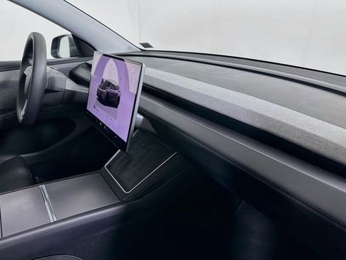 Used 2026 Tesla Model Y Long Range image 27