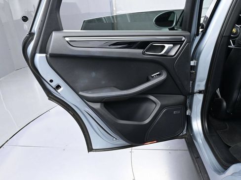 Certified 2020 Porsche Macan AWD/4WD image 22